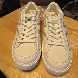 BRAND NEW Tretorn White Sneakers with Gold Stripes